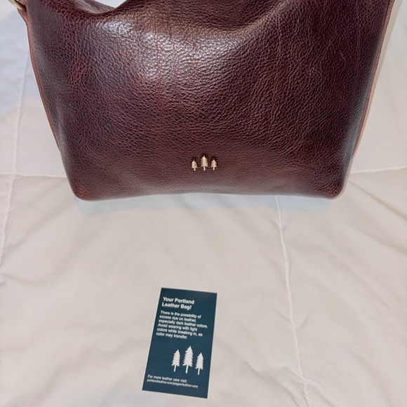 Portland Leather Goods Small Slouchy Bag in Coldbrew - Picture 5 of 10